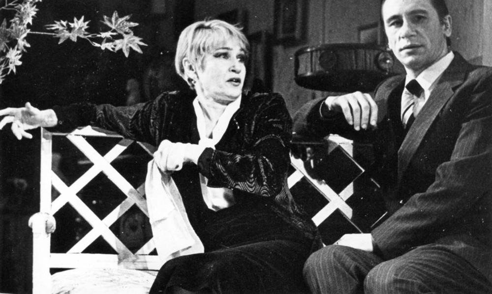 Татьяна Позднякова и Владимир Балашов в спектакле "Перед заходом солнца". Фото Ю.Барышева