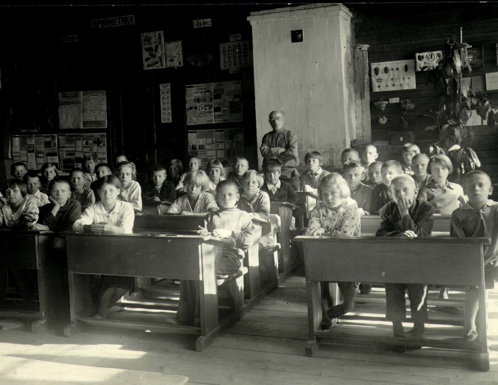 Николай Михайлович Головин со своими учениками