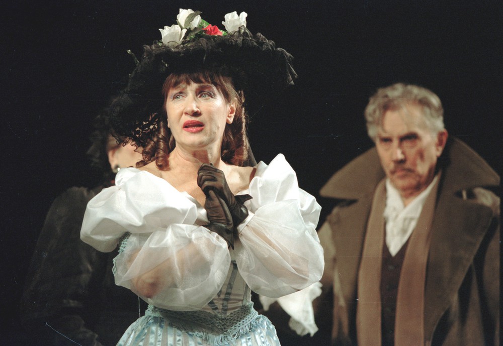 Татьяна Позднякова в спектакле "Фома". Фото С.Метелицы