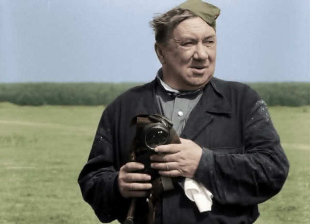 Кадр из фильма "В бой идут одни старики"