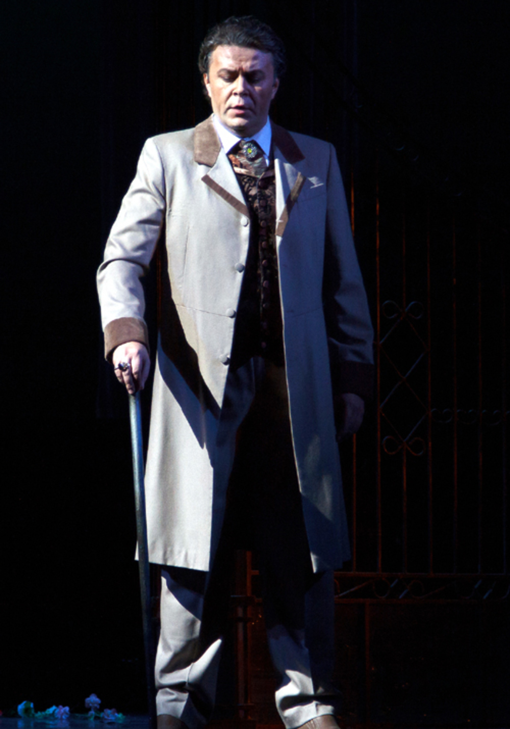 Александр Суханов в спектакле "Травиата" (Екатеринбургский театр оперы и балета). Фото с сайта А.Суханова