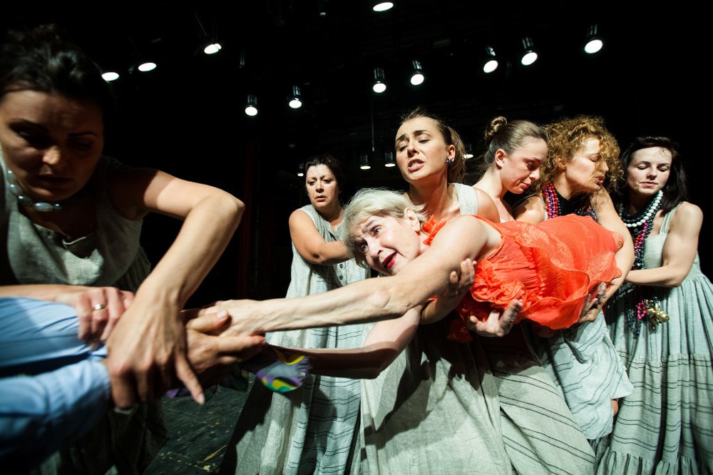 Татьяна Позднякова в спектакле "Дом Бернарды Альбы". Фото Т.Кучариной