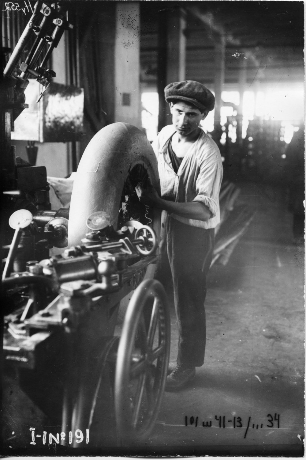 Шинный завод ЯРАК. Фото из фондов ГАЯО