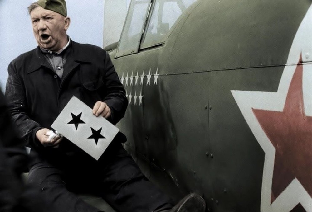 Кадр из фильма "В бой идут одни старики"