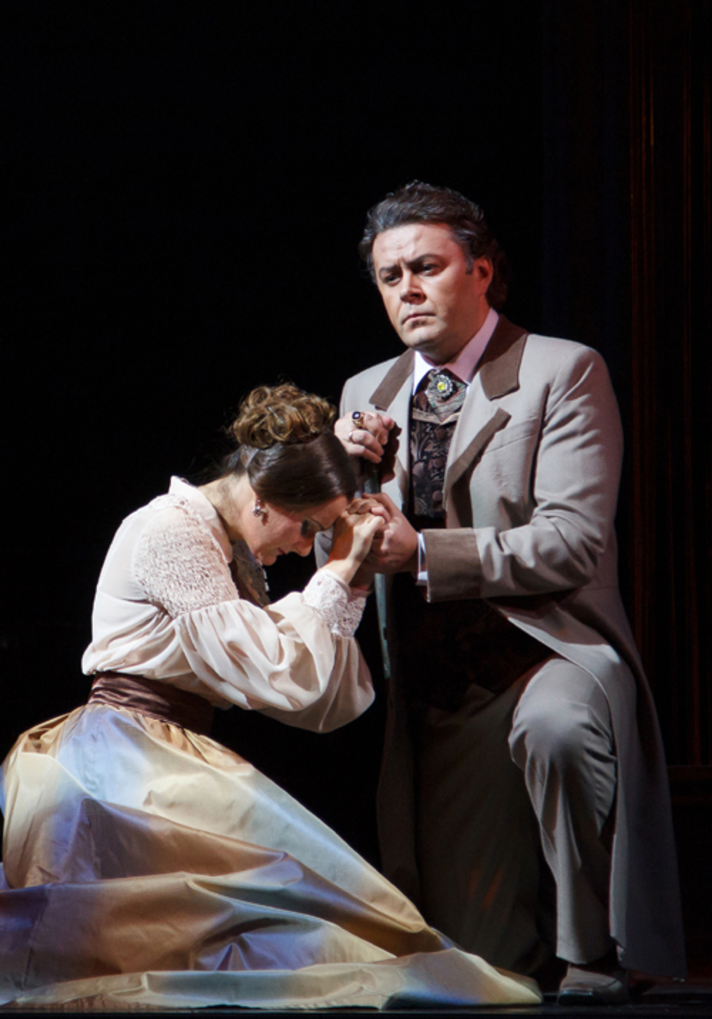 Александр Суханов в спектакле "Травиата" (Екатеринбургский театр оперы и балета). Фото с сайта А.Суханова