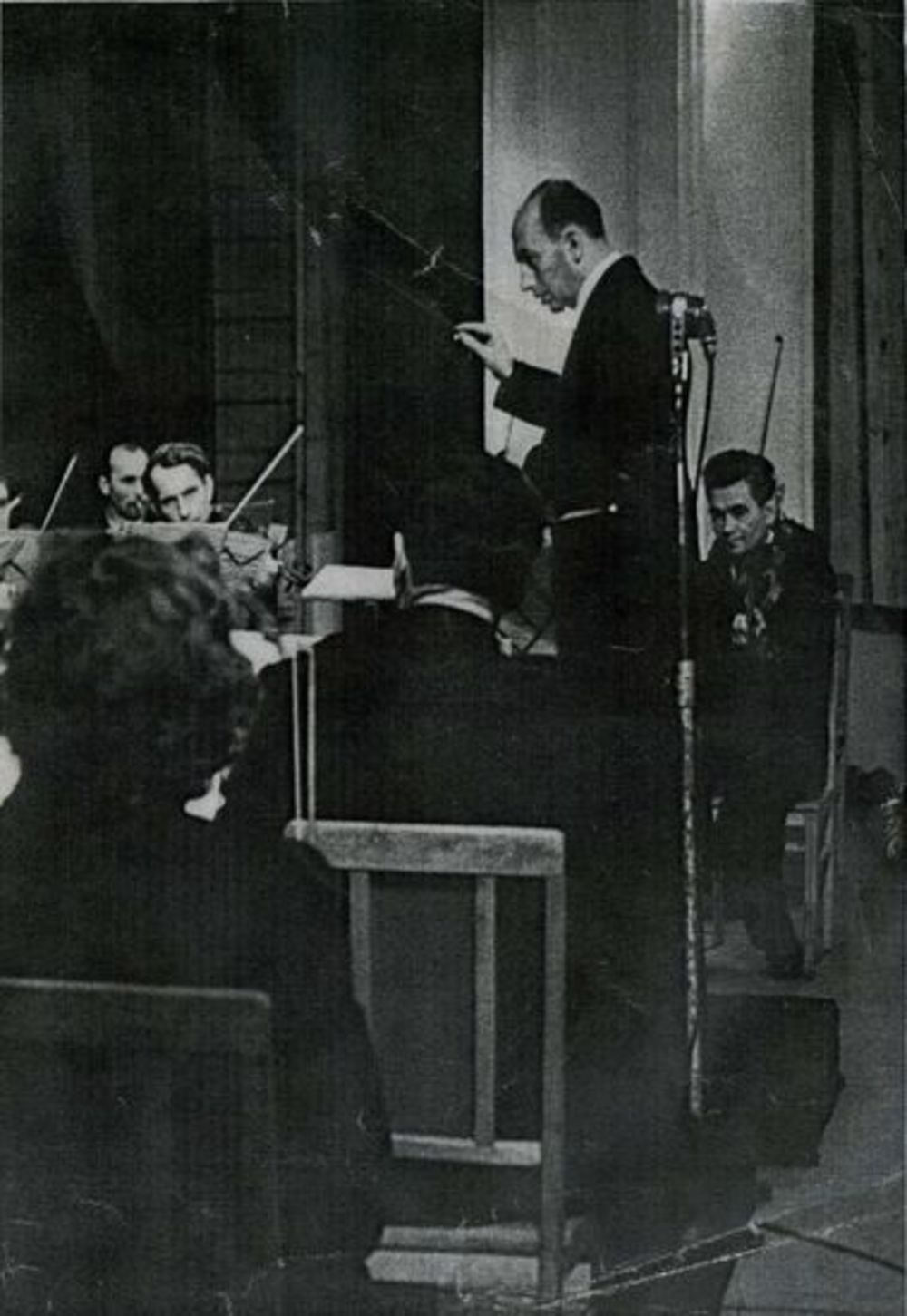 Александр Уманский за дирижёрским пультом