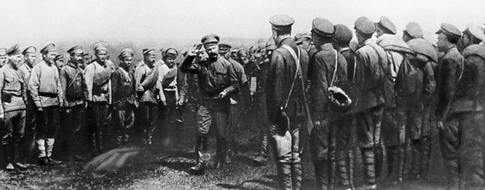 Фрунзе на фронте