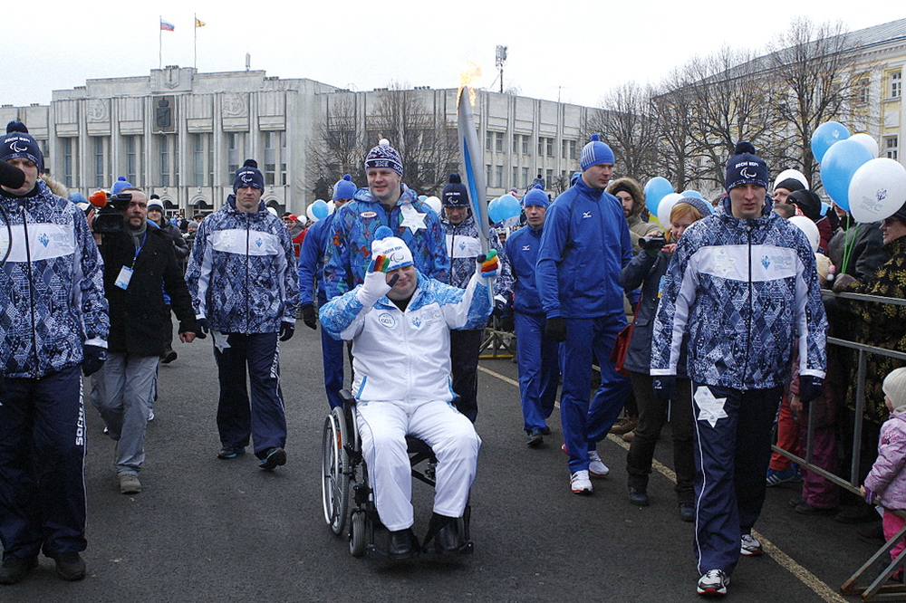 Алексей Чагин - факелоносец Сочинской Паралимпиады