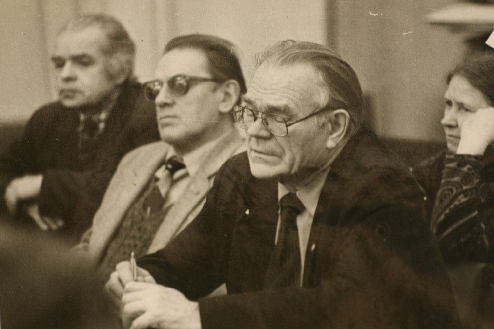 Заведующий отдела культуры О.А. Каратаев и корреспондент отдела сельского хозяйства В.А. Алексеев