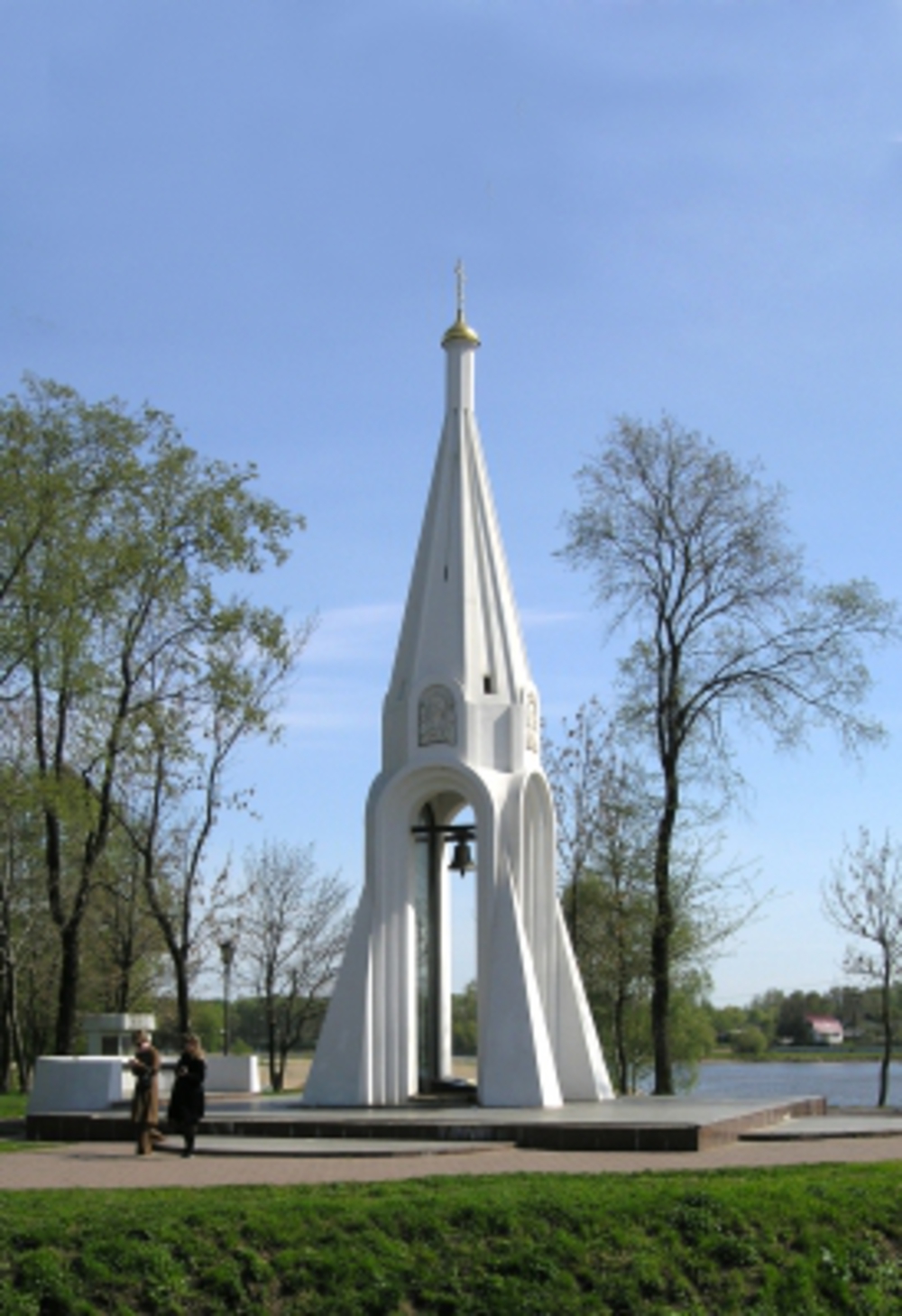 Часовня Казанской иконы Богоматери на Которосльной набережной в Ярославле