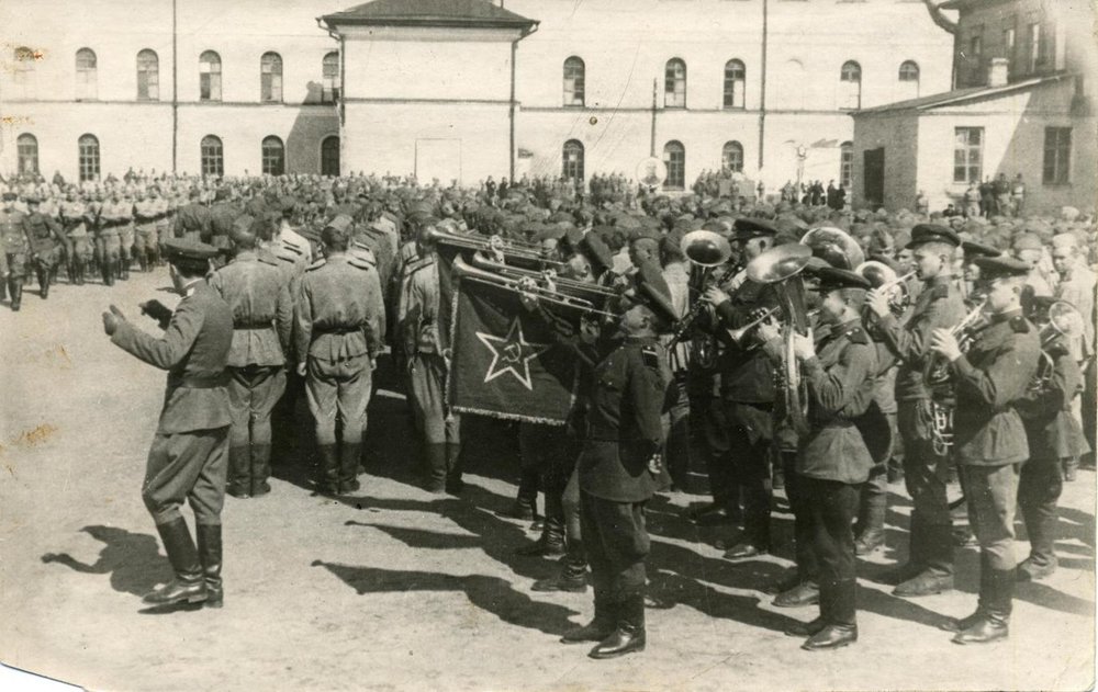 Курсанты Пушкинского (Рыбинского) танкового училища на плацу. Фото из фондов Рыбинского музея-заповедника