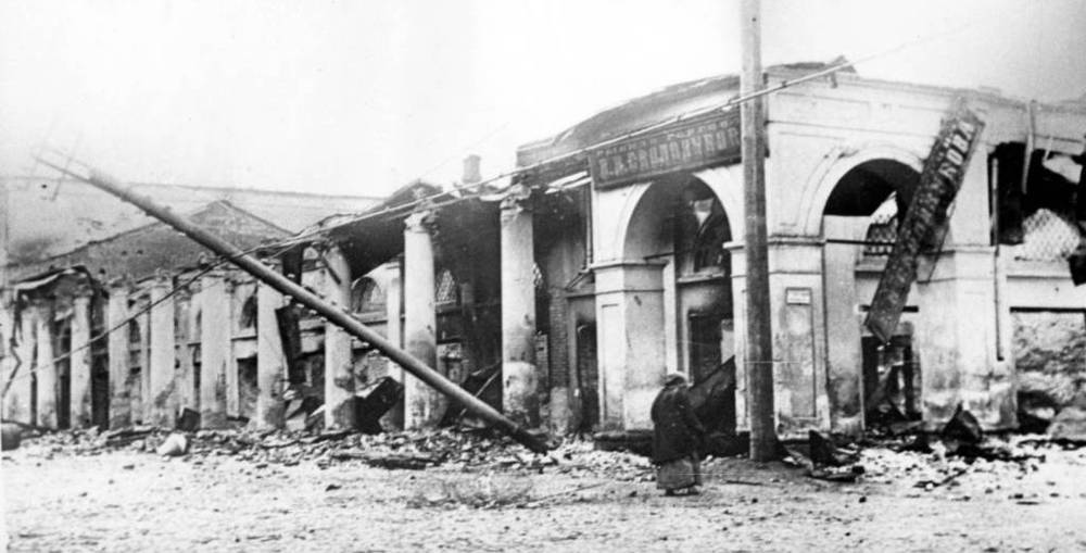 Выгоревшие корпуса Гостиного двора