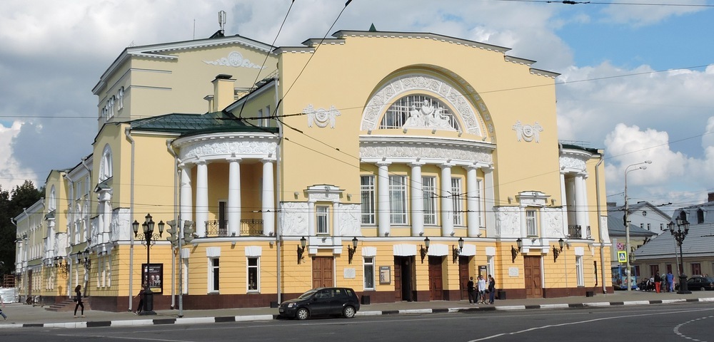 Президент России дал поручение о повышении статуса театра имени Волкова
