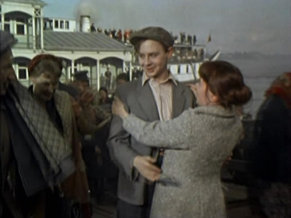 Кадр из фильма. Дебаркадер на Волге.