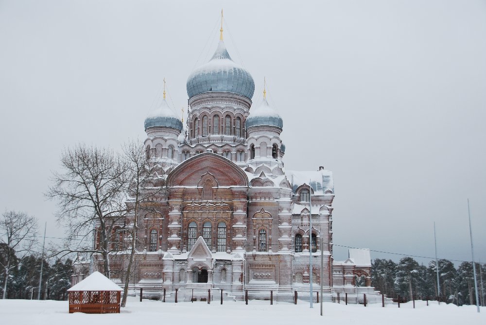 Погода в данилове ярославской. Казанский женский монастырь Горушка. Храм в Данилове Ярославской области. Данилов собор Казанского монастыря. Даниловский Казанский женский монастырь на горушке.