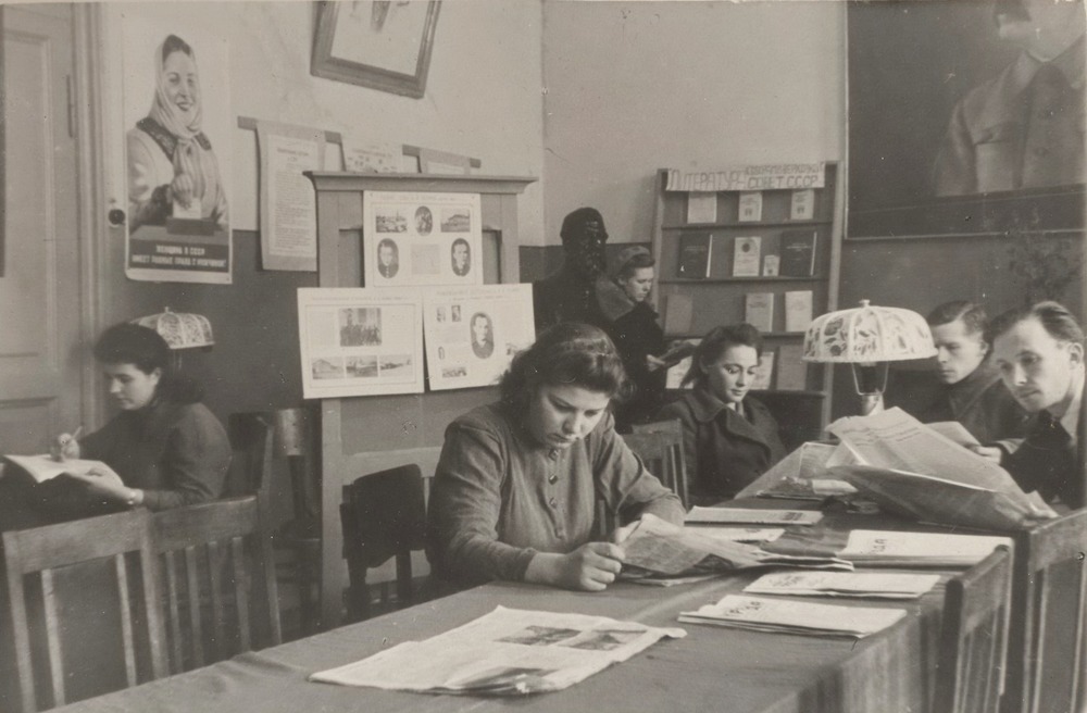 Кафедра марксизма-ленинизма была главной даже в мединституте. 1946. Фото из фондов ГАЯО