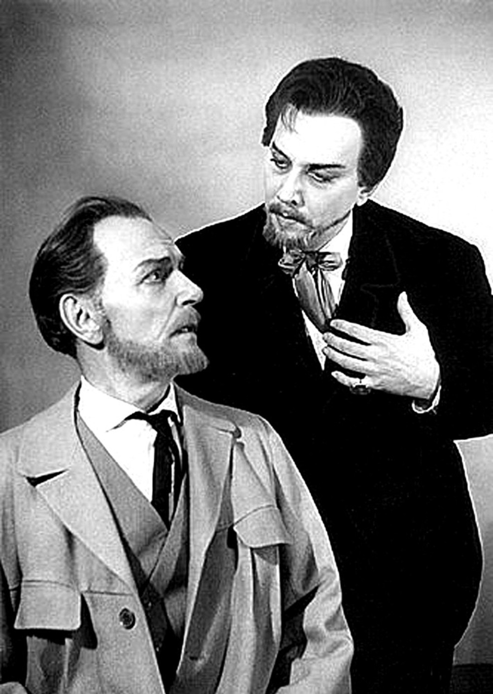 Григорий Белов и Владимир Солопов в спектакле Волковского театра "Дети солнца" (1963)