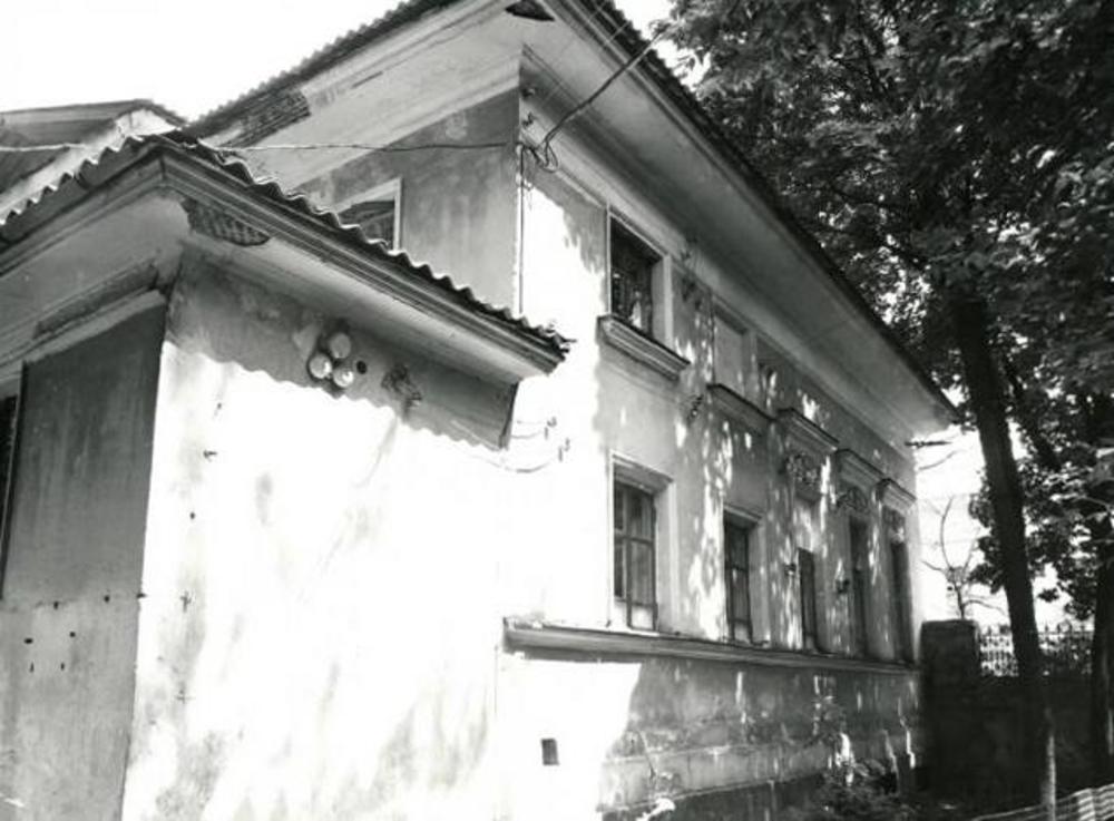 Дом С.И. Кузнецова. Боковой фасад. 1989 г.