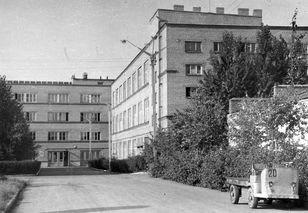 Радиозавод фото. Жигулёвский радтозавод. Радиозавод Петрозаводск. Жигулевский радиозавод. Радиозавод Александров.