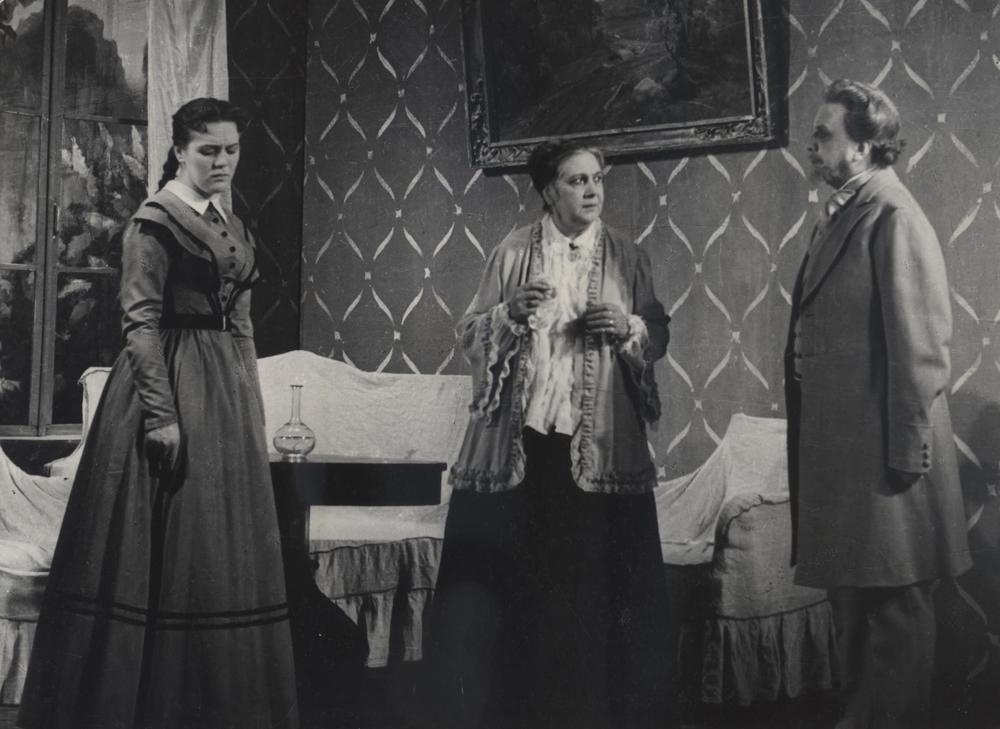 Тамара Никольская в спектакле "Дворянское гнездо" по роману И.С. Тургенева