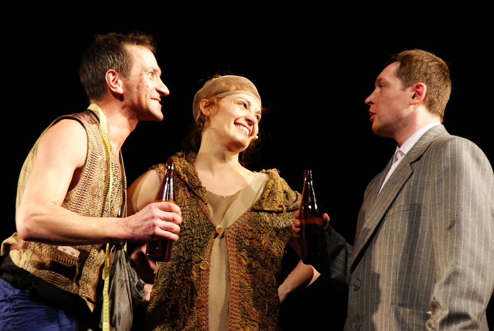 Валерий Кириллов, Анастасия Светлова и Юрий Круглов в спектакле "Зойкина квартира". Фото И.Пичугиной