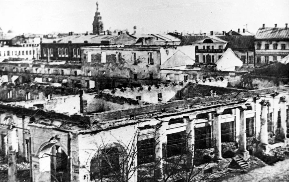 Выгоревшие корпуса Гостиного двора