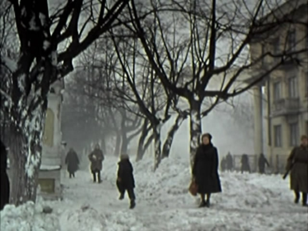 Кадр из фильма. Народный переулок.