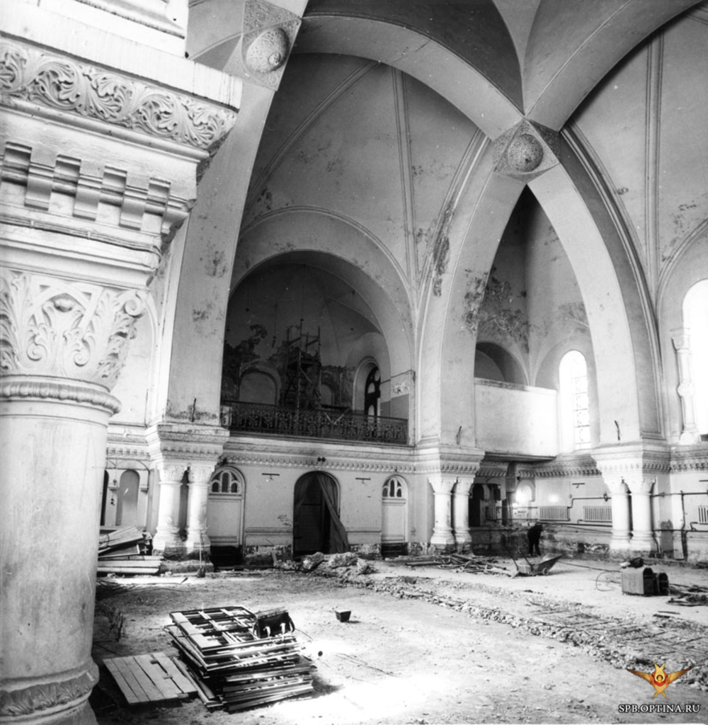 Начало реставрации Успенской церкви в Санкт-Петербурге. 1990-е годы