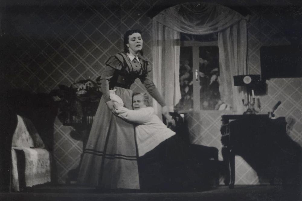 Тамара Никольская в спектакле "Дворянское гнездо" по роману И.С. Тургенева