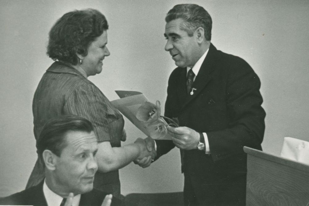 Генеральный директор объединения Г.Г. Бобров (справа)