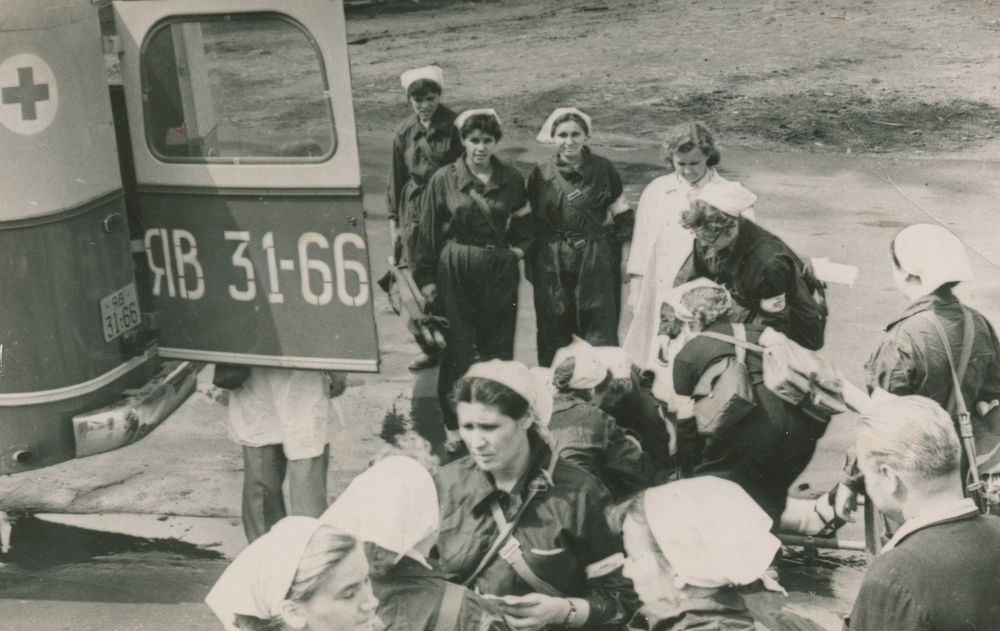 Занятия по гражданской обороне санитарной команды завода