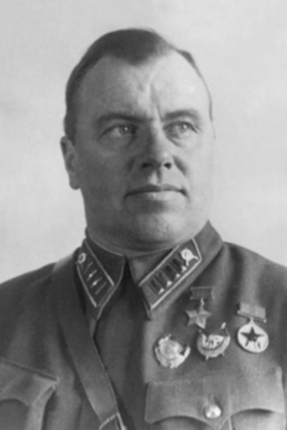 Начальник училища в ноябре 1945 – сентябре 1947 Младенцев Семён Иванович, Герой Советского Союза (07.04.1940)