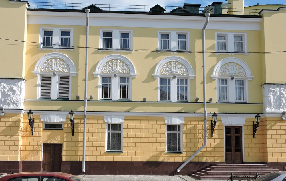 Театр им. Ф.Г. Волкова в Ярославле. Фрагмент фасада. Фото А.Григорьева.