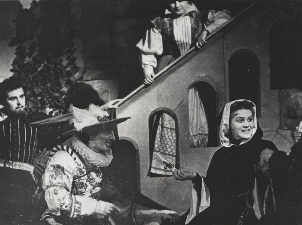 Тамара Никольская в спектакле "Благочестивая Марта" Тирсо де Молины