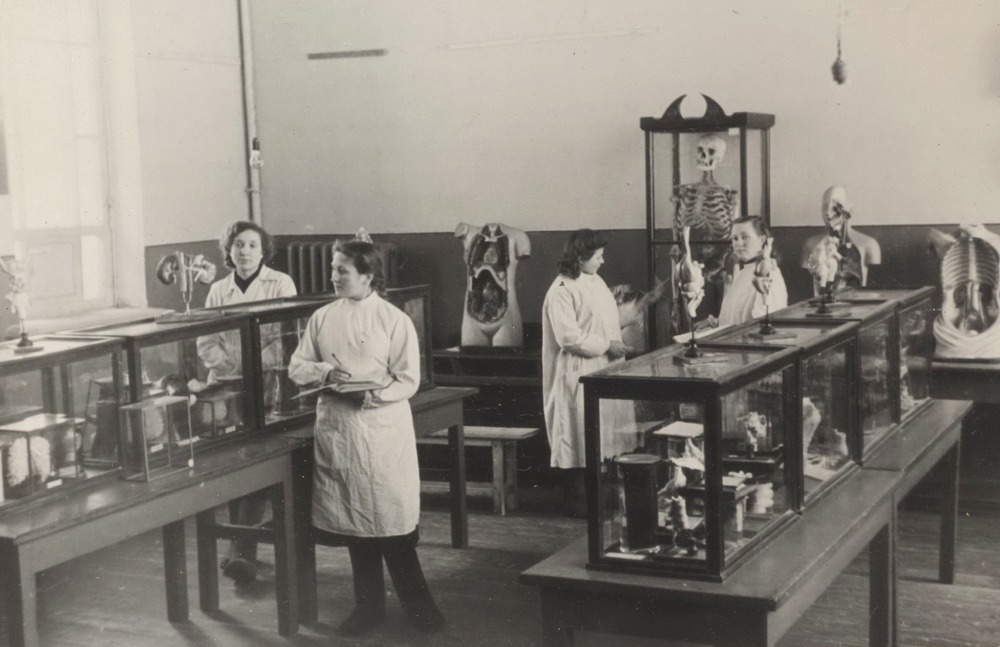 Кафедра анатомии. 1946. Фото из фондов ГАЯО