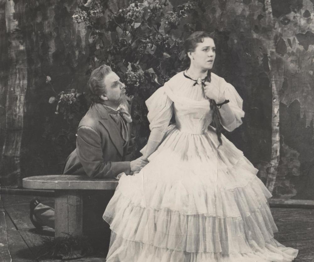 Тамара Никольская в спектакле "Дворянское гнездо" по роману И.С. Тургенева