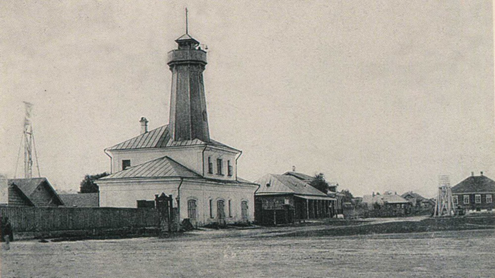 Пожарное депо в Мологе. Архитектор А.М.Достоевский. Фото начала ХХ в.