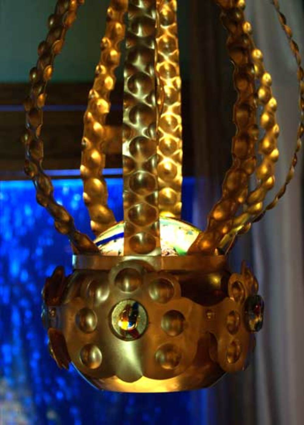 Фонарь. Интерьер ресторана. 2007. Латунь.