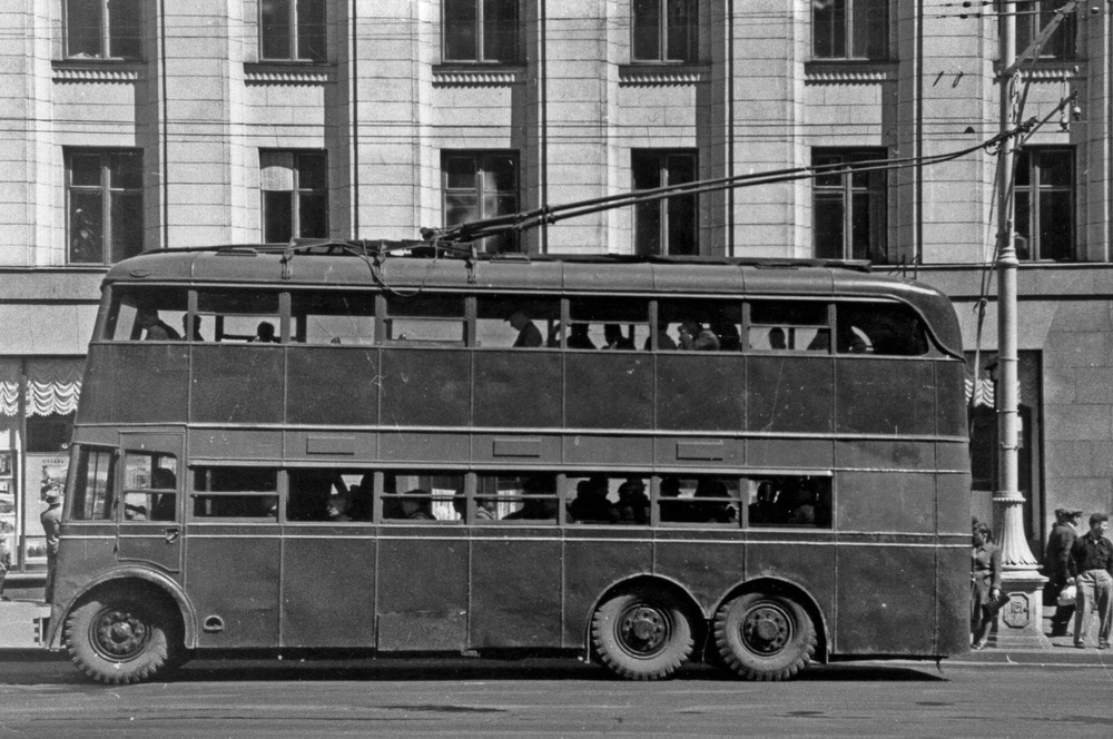 Двухэтажный троллейбус ЯТБ-3. 1938