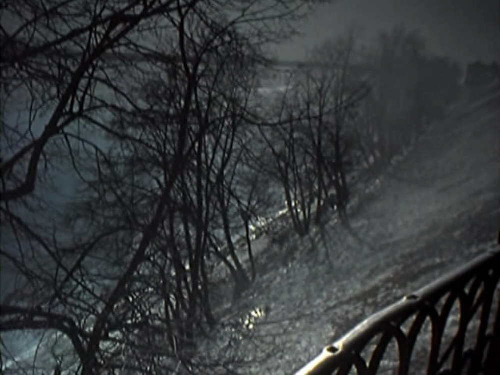 Кадр из фильма. Набережная.