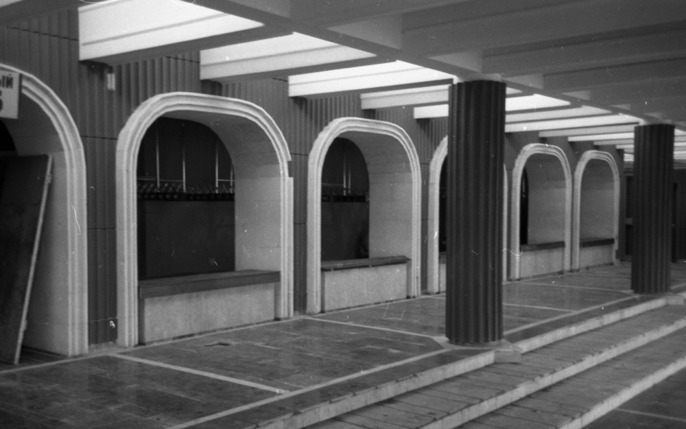 Интерьер вестибюля. Фото из фондов ГАЯО