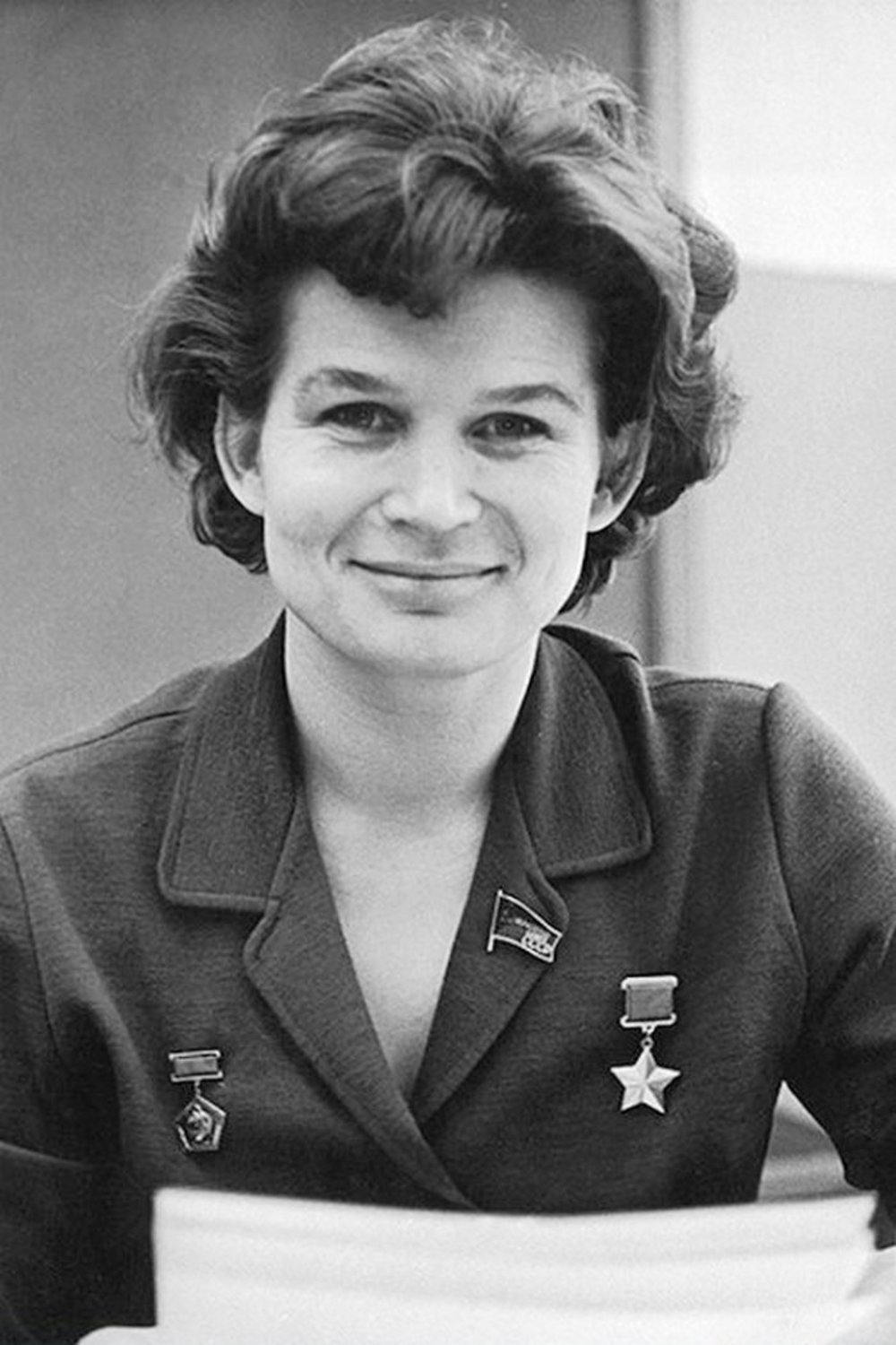 Самая первая женщина космонавт. Впленттна Терешенкова.