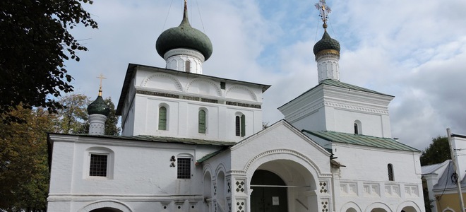 На средства каких купцов построена церковь Рождества Христова в Ярославле?