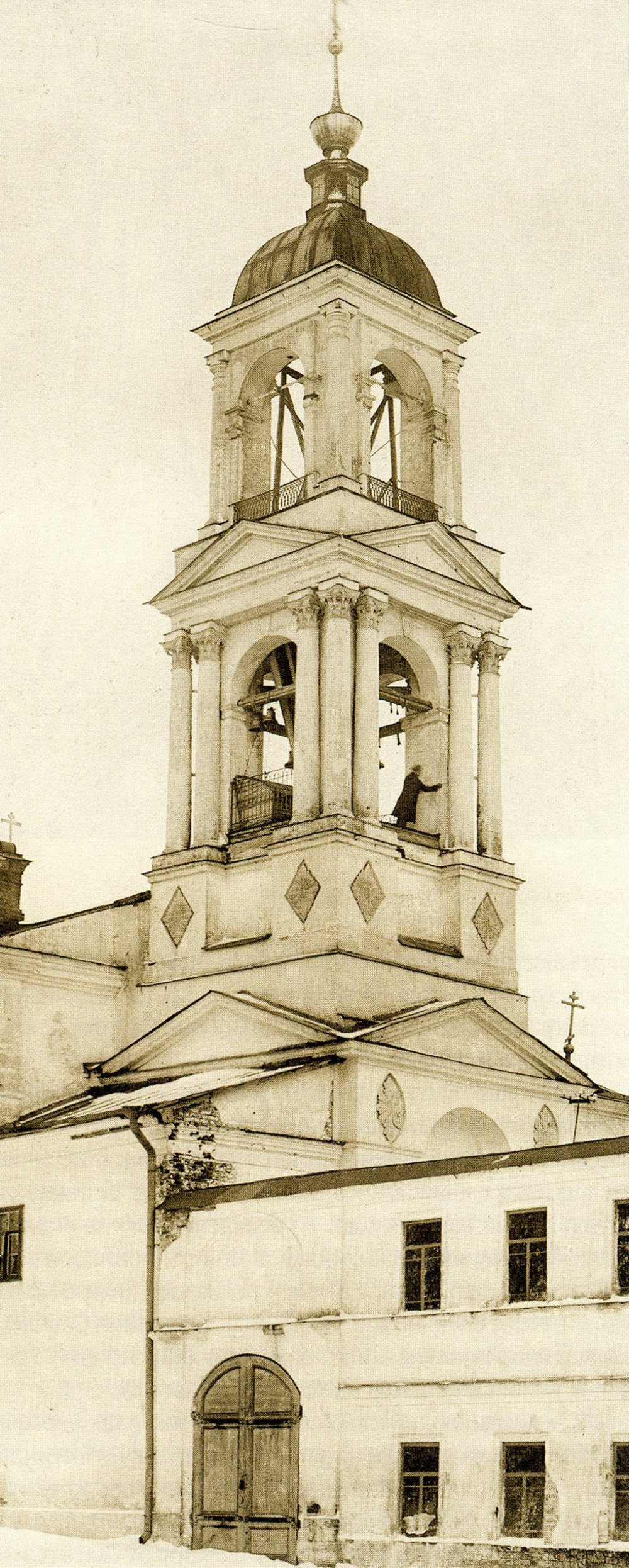 Колокольня Спасо-Пробоинской церкви. Вид с северо-запада (со стороны монастырского двора)