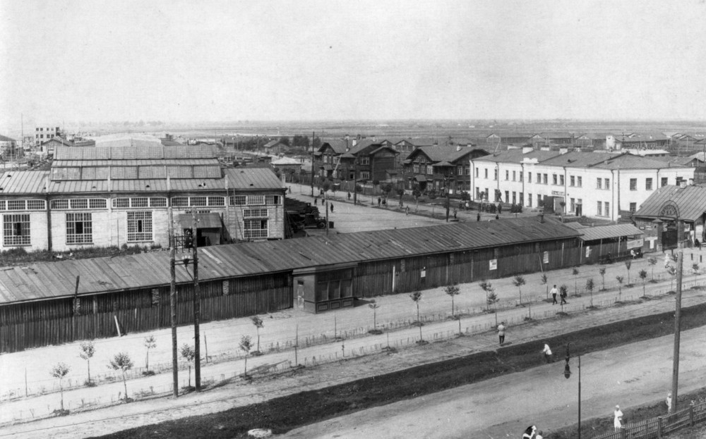 Проходная автозавода в середине 1930-х гг.