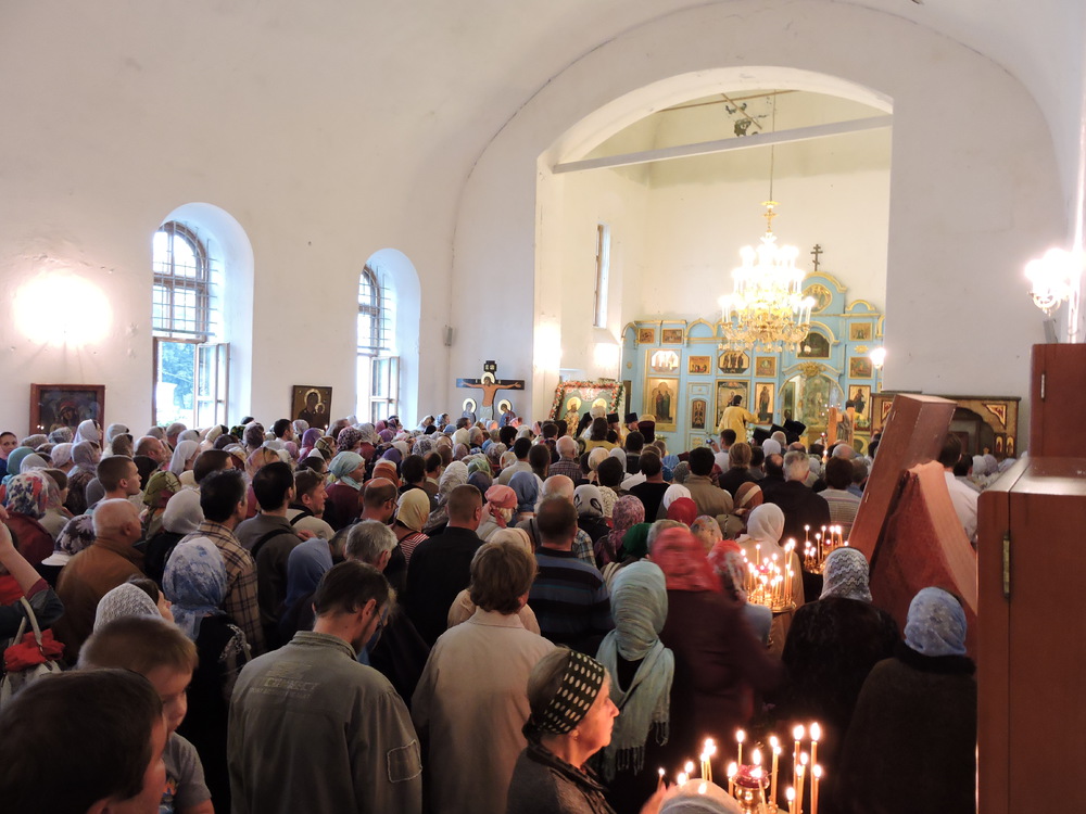 Литургия в Спасо-Пробоинской церкви. 2015. Фото А.Григорьева