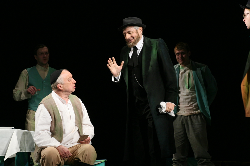 Вадим Асташин и Валерий Соколов в спектакле "Поминальная молитва". Фото В.Юрасова