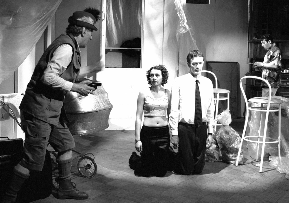 Анатолий Соколовский, Александра Чилин-Гири и Семён Иванов в спектакле "Танго". Фото С.Метелицы