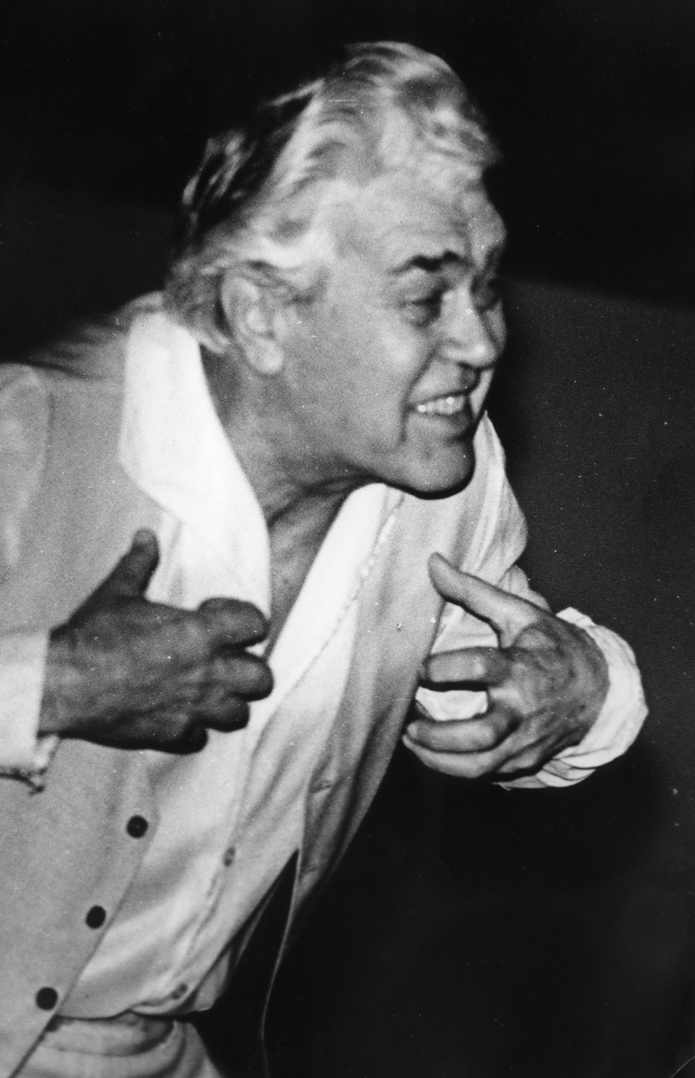 Ф.И.Раздьяконов в спектакле "Платонов". Фото Ю.Барышева