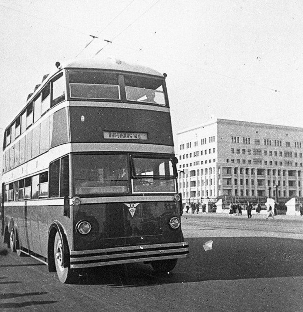 Двухэтажный троллейбус ЯТБ-3. 1938